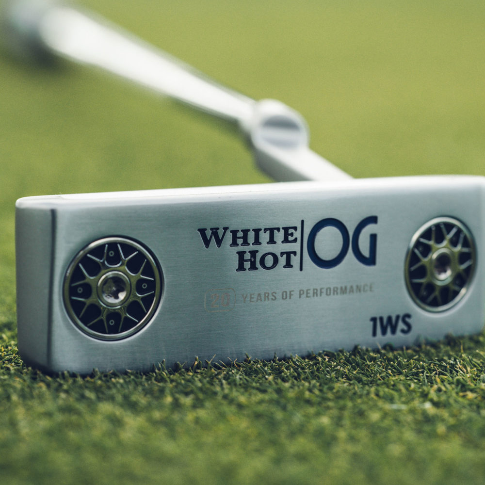 putters-2022-white-hot-og-womens-1-ws-lifestyle___2
