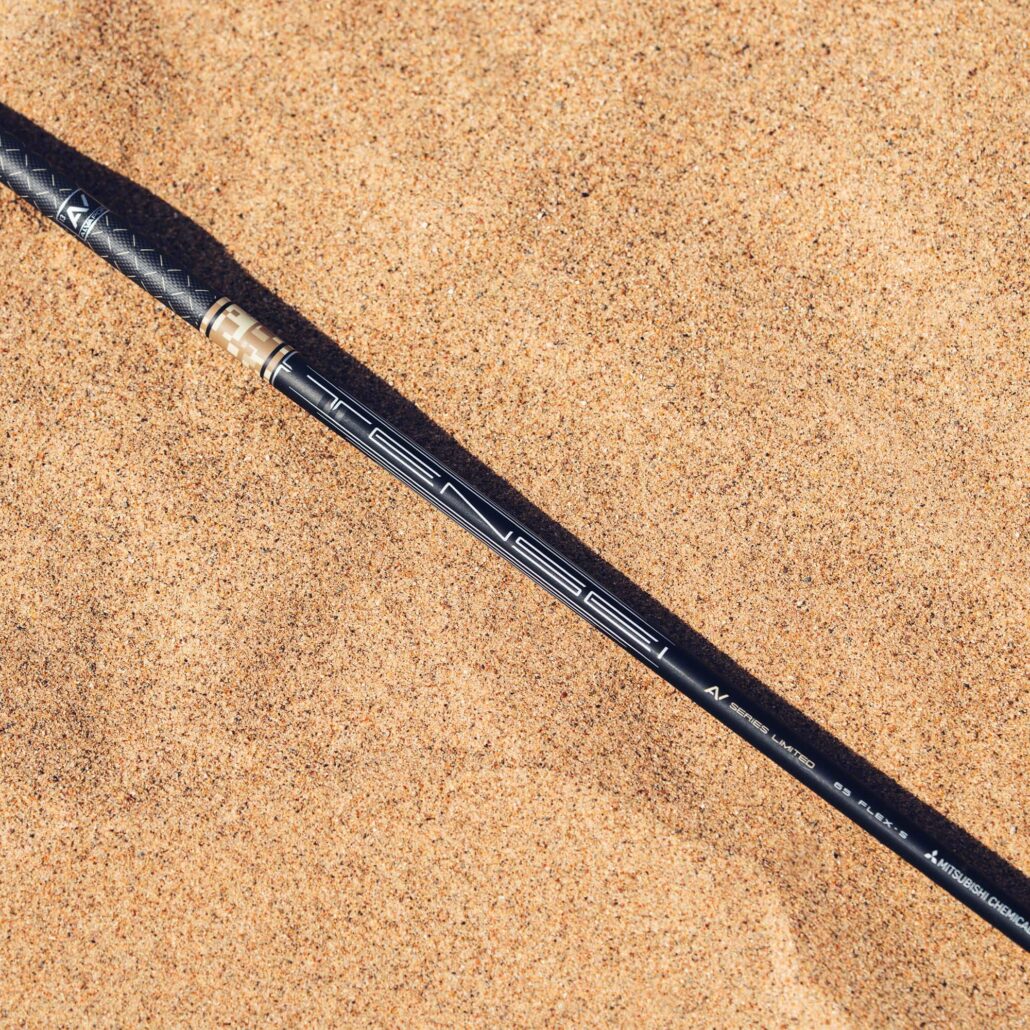 drivers-2025-elyte-sandstorm-td___lifestyle-10