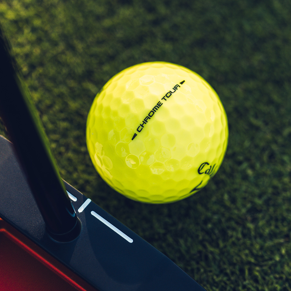 balls-2026-chrome-tour-yellow_1446_lifestyle___1