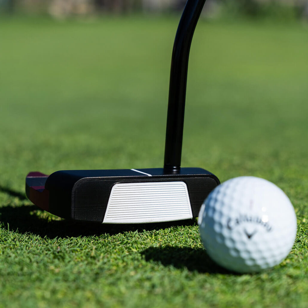 putters-2026-square-2-square-tri-hot-jailbird-sb_lifestyle___2