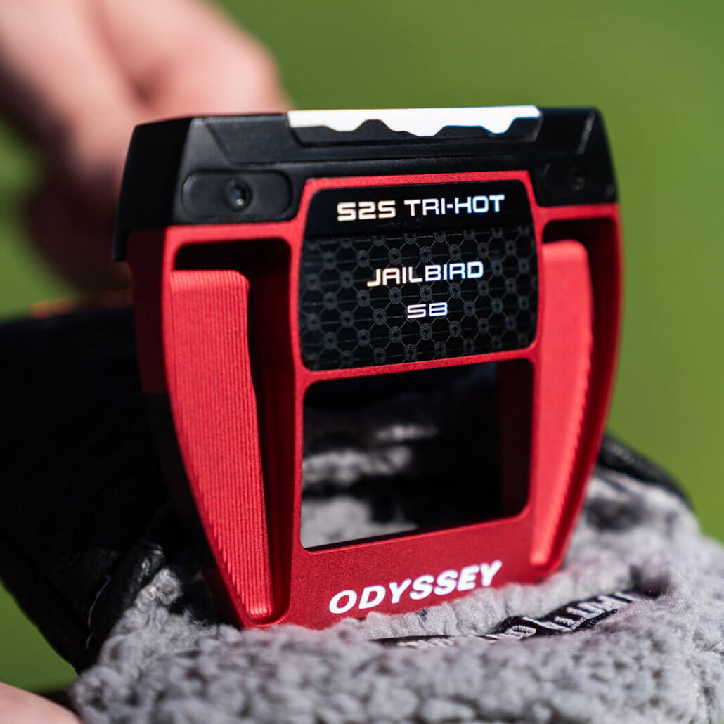 putters-2026-square-2-square-tri-hot-jailbird-sb_lifestyle___4