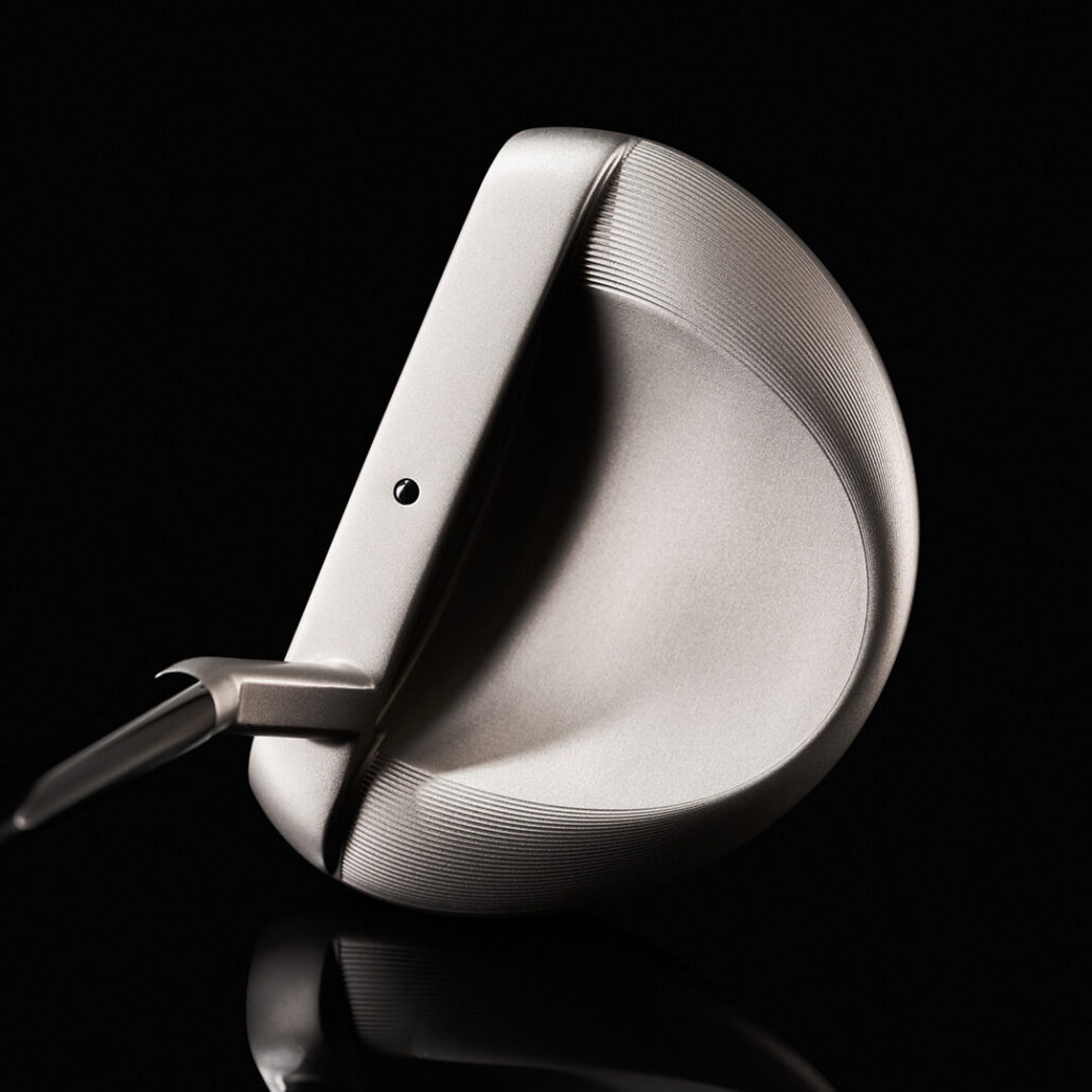 putters-2026-damascus-milled-rossie-s_lifestyle___2