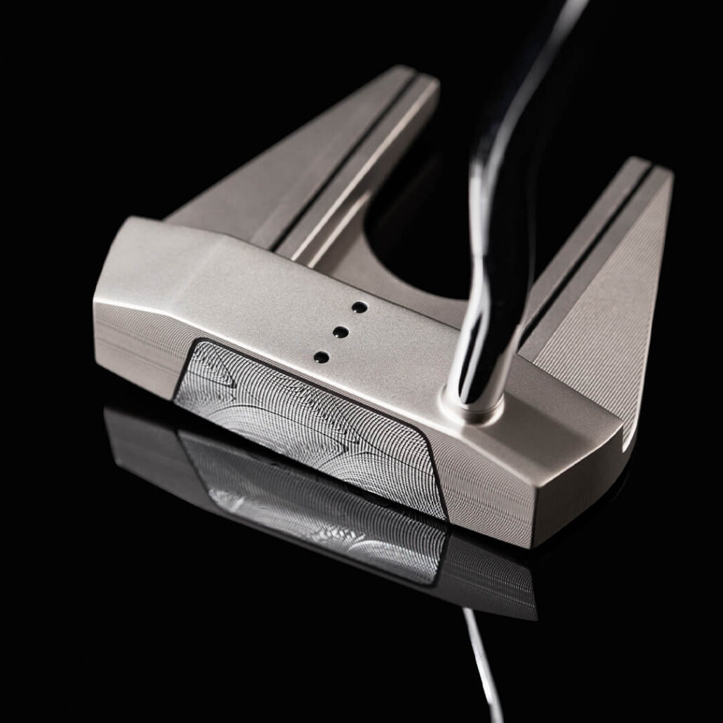 putters-2026-damascus-milled-seven-db_lifestyle___2