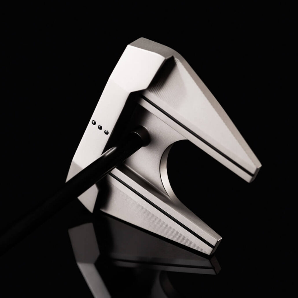 putters-2026-square-2-square-damascus-milled-seven-cs_lifestyle___3