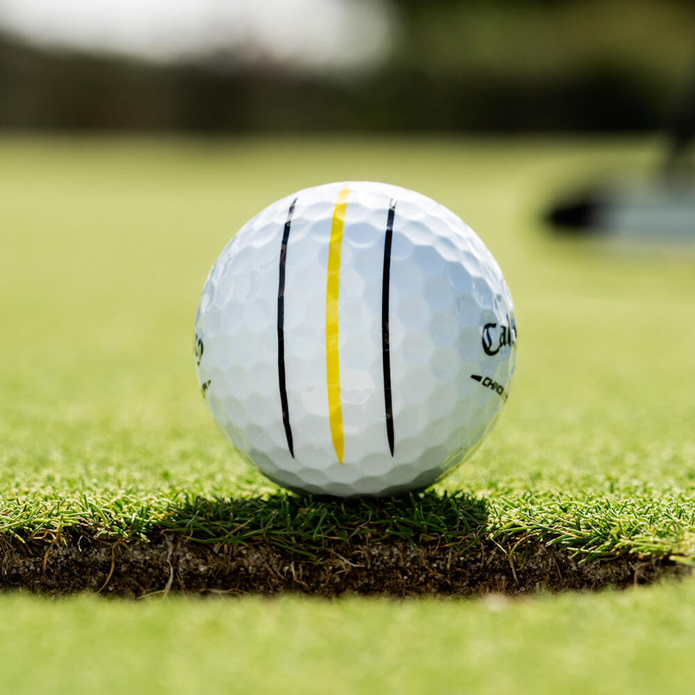 balls-2026-chrome-tour-triple-track-black-yellow_6222_lifestyle___3